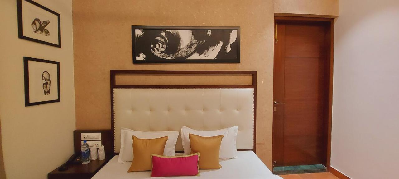The Palm Aryan - A Boutique Hotel Kolkata Exterior photo